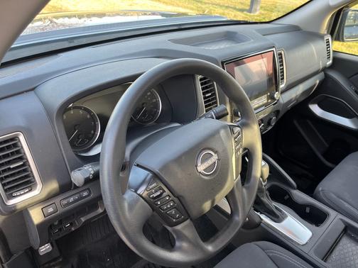 Gray 2022 Nissan Frontier SV