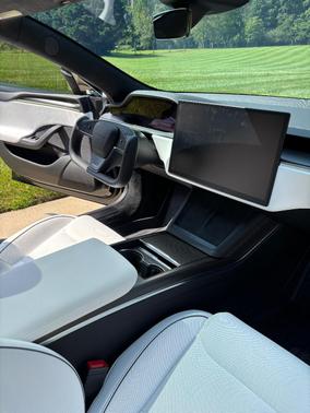 Black 2023 Tesla Model S Plaid