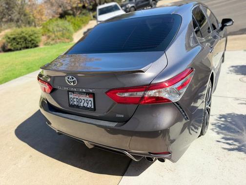 Gray 2018 Toyota Camry SE