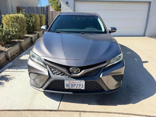 Gray 2018 Toyota Camry SE