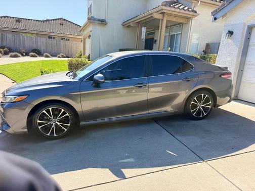 Gray 2018 Toyota Camry SE