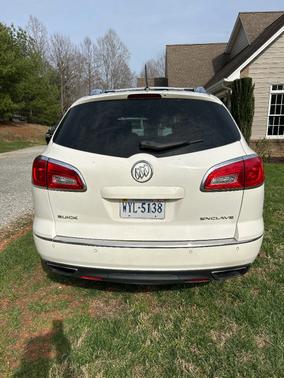 White 2013 Buick Enclave Premium