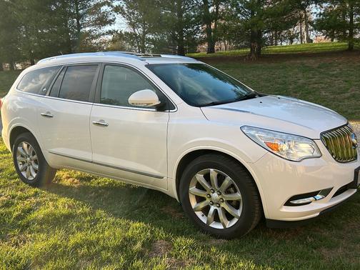 White 2013 Buick Enclave Premium