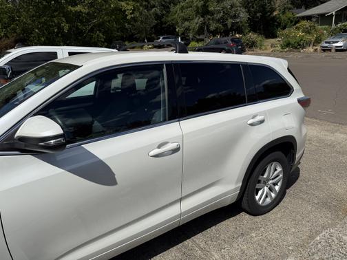 2016 Toyota Highlander LE