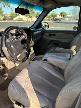 White 2002 Chevrolet Tahoe LT