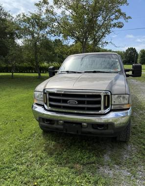 Beige 2004 Ford F-250 Lariat SuperCab Super Duty