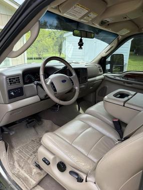 Beige 2004 Ford F-250 Lariat SuperCab Super Duty