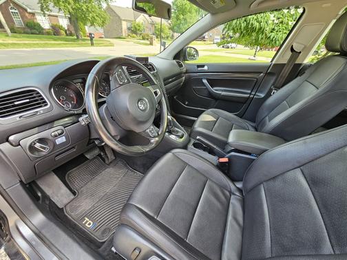 2014 Volkswagen Jetta SportWagen DSG TDI w/Sunroof & Nav