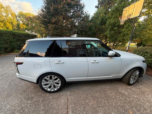 White 2019 Land Rover Range Rover 3.0L V6 Supercharged HSE