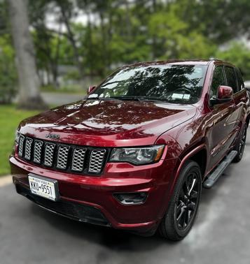 Red 2018 Jeep Grand Cherokee Altitude