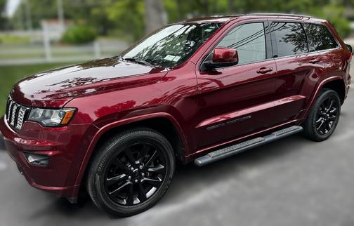 Red 2018 Jeep Grand Cherokee Altitude