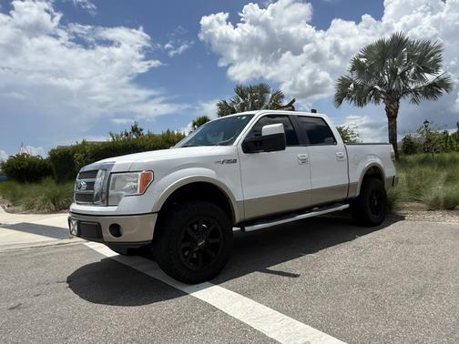 White 2010 Ford F-150 Lariat SuperCrew
