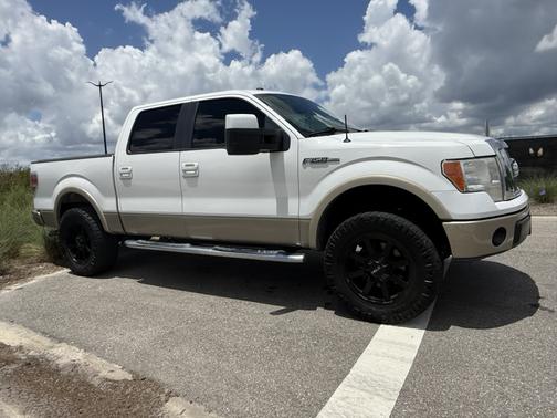 White 2010 Ford F-150 Lariat SuperCrew