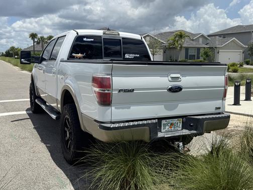 White 2010 Ford F-150 Lariat SuperCrew