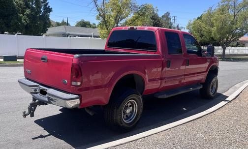 Red 2001 Ford F-250 XL Crew Cab Super Duty