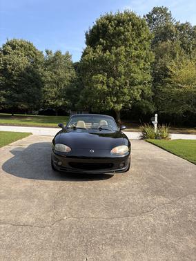 Black 2000 Mazda MX-5 Miata Base