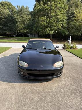 Black 2000 Mazda MX-5 Miata Base