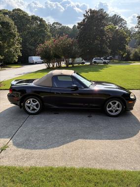 Black 2000 Mazda MX-5 Miata Base
