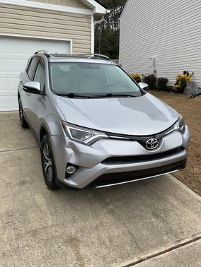 2016 Toyota RAV4 XLE