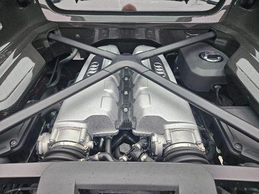 Gray 2017 Audi R8 5.2 V10