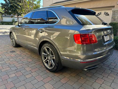 2018 Bentley Bentayga Mulliner