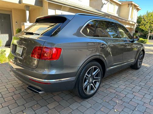 2018 Bentley Bentayga Mulliner