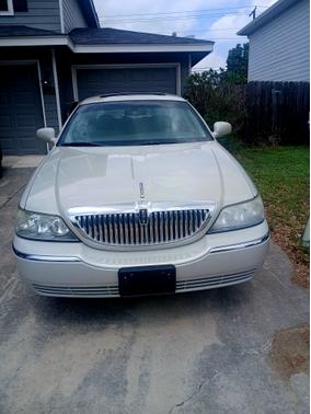 2007 Lincoln Town Car Signature Limited