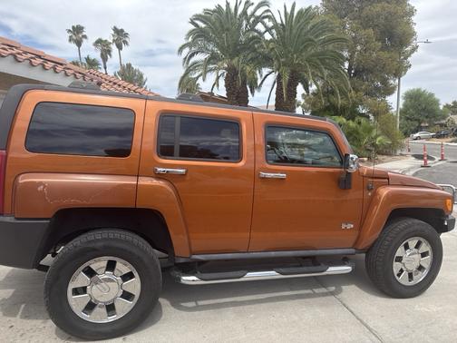 Orange 2007 Hummer H3 Base