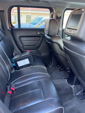Orange 2007 Hummer H3 Base