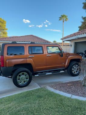 Orange 2007 Hummer H3 Base