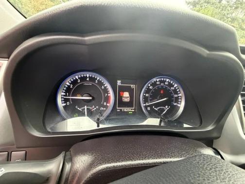 Black 2018 Toyota Highlander SE