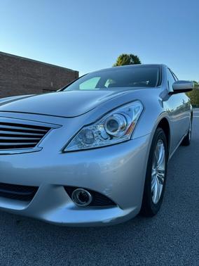 Silver 2011 INFINITI G37 x