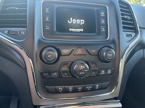 2017 Jeep Grand Cherokee Laredo