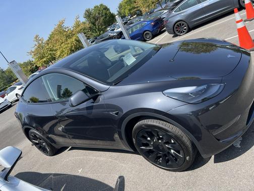 2024 Tesla Model Y Long Range