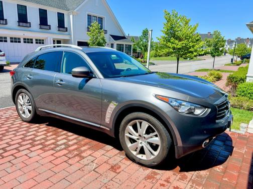 2016 INFINITI QX70 Base