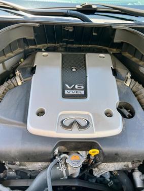 2016 INFINITI QX70 Base