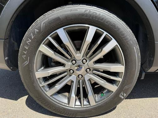 Black 2017 Ford Explorer Platinum