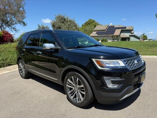 Black 2017 Ford Explorer Platinum