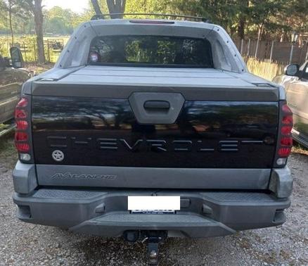 Black 2002 Chevrolet Avalanche 1500