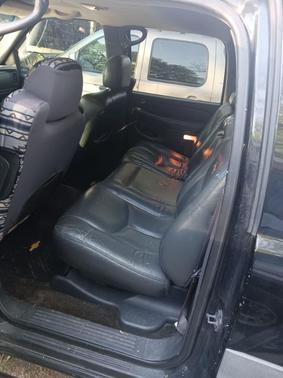 Black 2002 Chevrolet Avalanche 1500