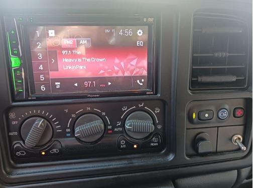 Black 2002 Chevrolet Avalanche 1500