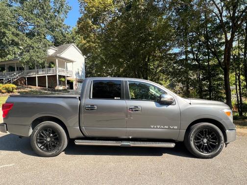 2018 Nissan Titan SL