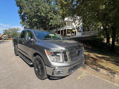 2018 Nissan Titan SL