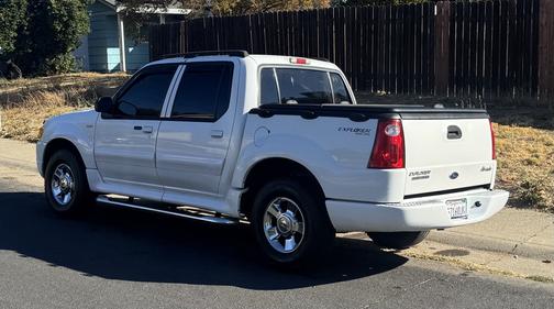 White 2005 Ford Explorer Sport Trac Adrenalin