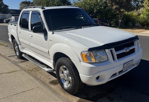 White 2005 Ford Explorer Sport Trac Adrenalin