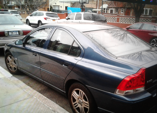 Green 2006 Volvo S60 2.5T