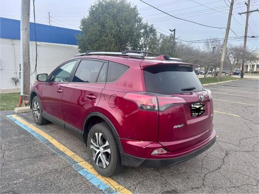 2018 Toyota RAV4 LE
