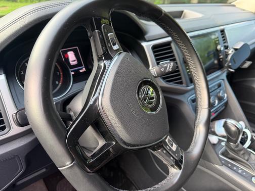 Blue 2019 Volkswagen Atlas 3.6L SE
