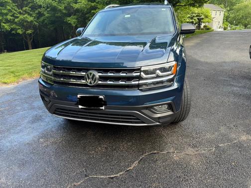Blue 2019 Volkswagen Atlas 3.6L SE