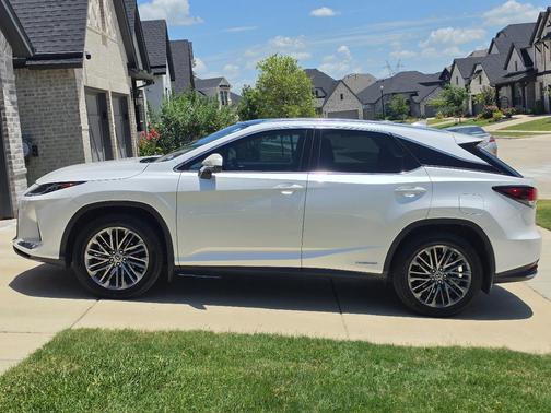 White 2021 Lexus RX 450h Base